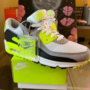 Nike Air Women Air Max 90 SIZE Women 9 Men 7.5